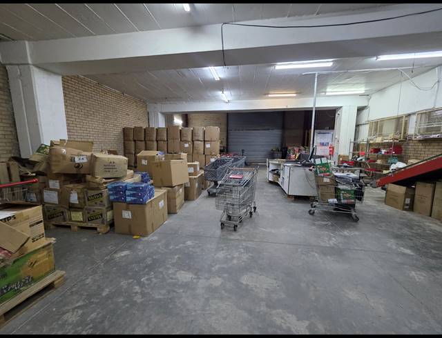 6,000M² WAREHOUSE FOR SALE IN CROWN